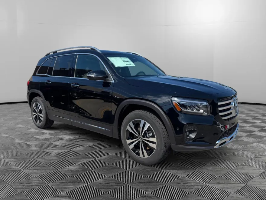2026 Mercedes Benz GLB 250 4MATIC photo 1