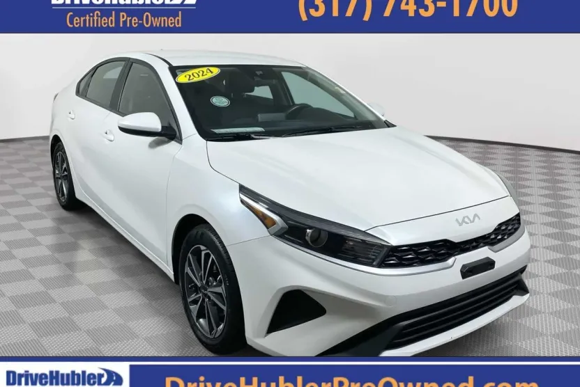 2024 Kia Forte LXS photo 1