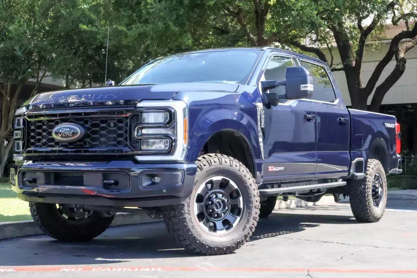 2025 Ford F-250 Lariat photo 1