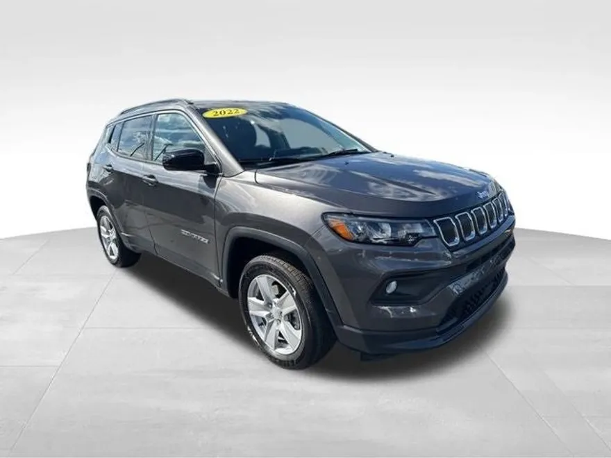2022 Jeep Compass Latitude photo 1