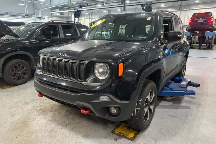 2022 Jeep Renegade Trailhawk photo 1
