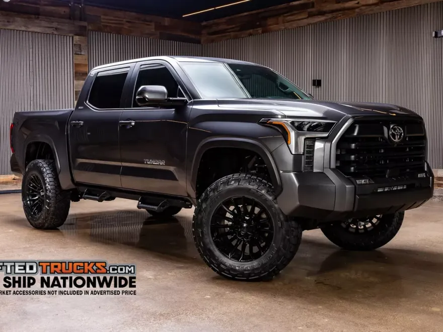 2025 Toyota Tundra SR5 photo 1