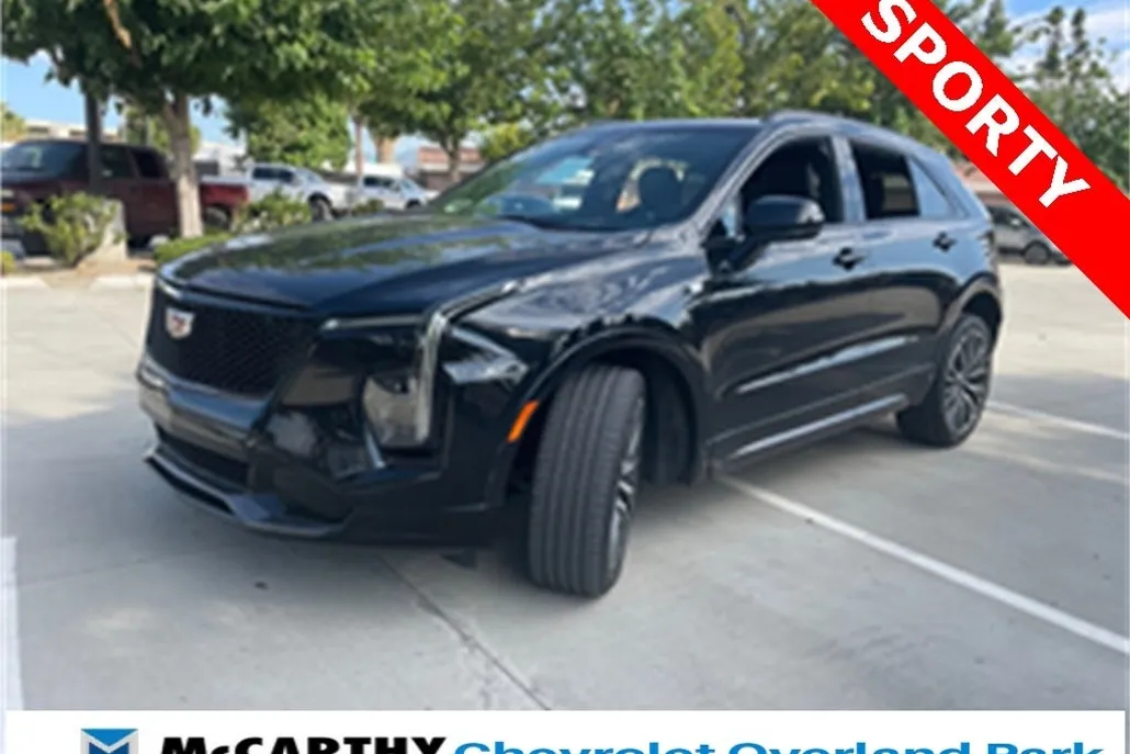 2024 Cadillac XT4 Sport photo 1