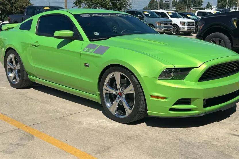 2014 Ford Mustang GT photo 1