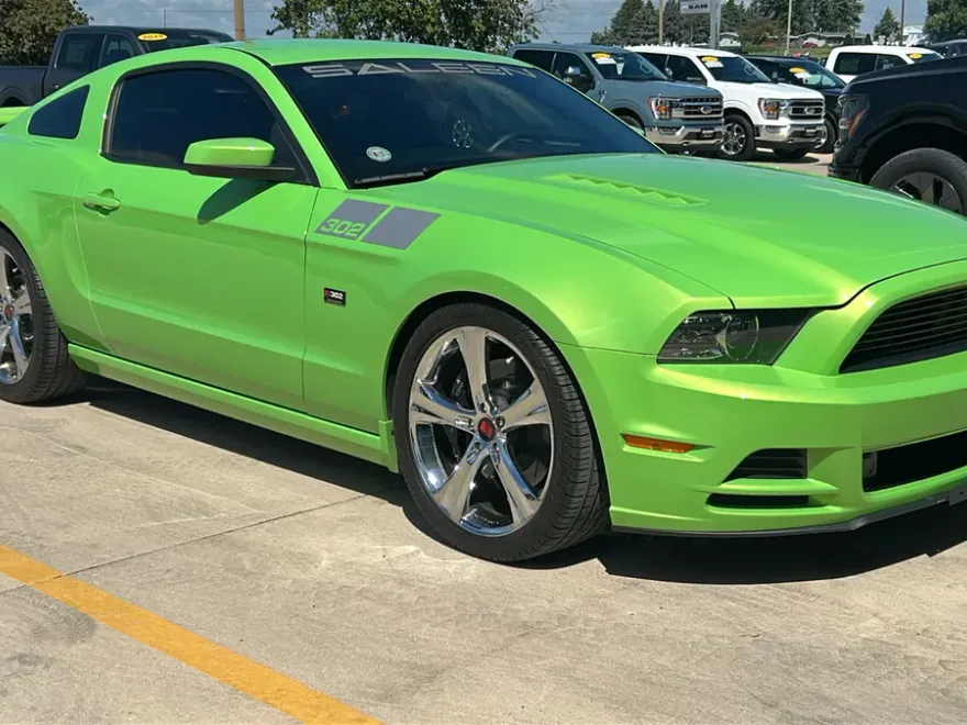 2014 Ford Mustang GT photo 1