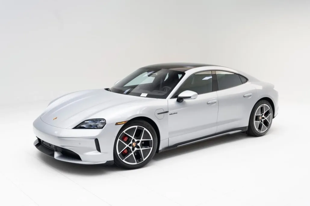 2025 Porsche Taycan 4S photo 1