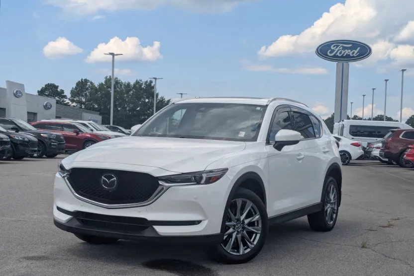 2020 Mazda CX-5 Signature photo 1