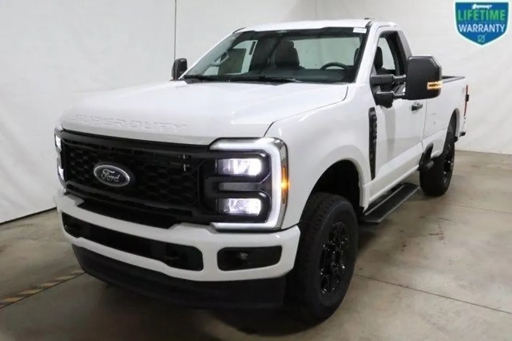 2025 Ford F-350 XL photo 1