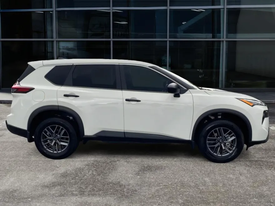 2026 Nissan Rogue S photo 1