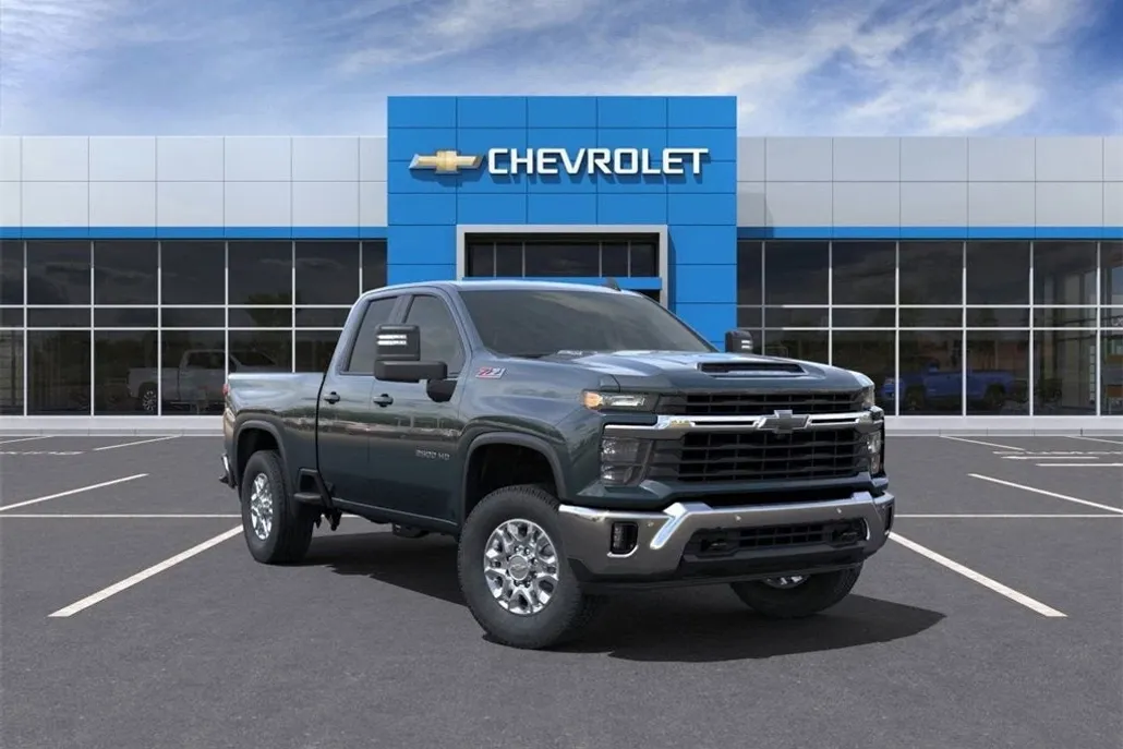 2025 Chevrolet Silverado 2500HD LT photo 1