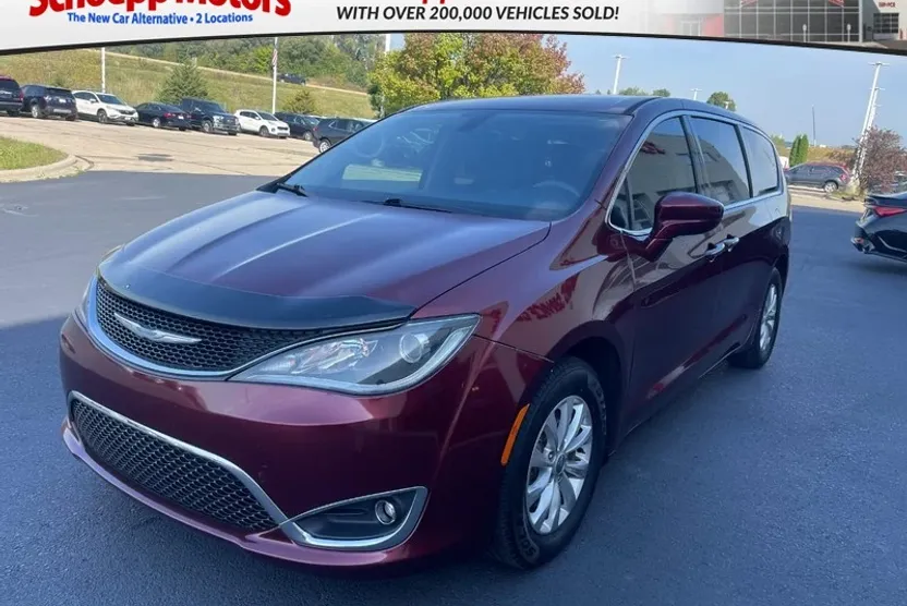2018 Chrysler Pacifica Touring Plus photo 1
