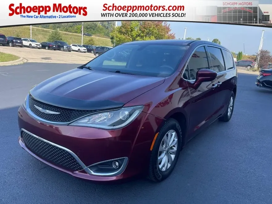 2018 Chrysler Pacifica Touring Plus photo 1