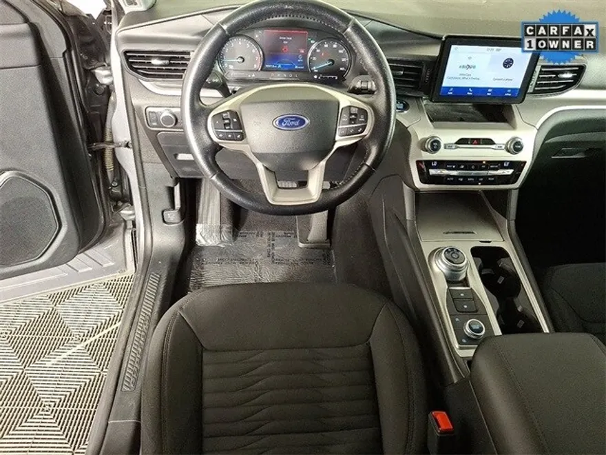 2021 Ford Explorer XLT photo 1