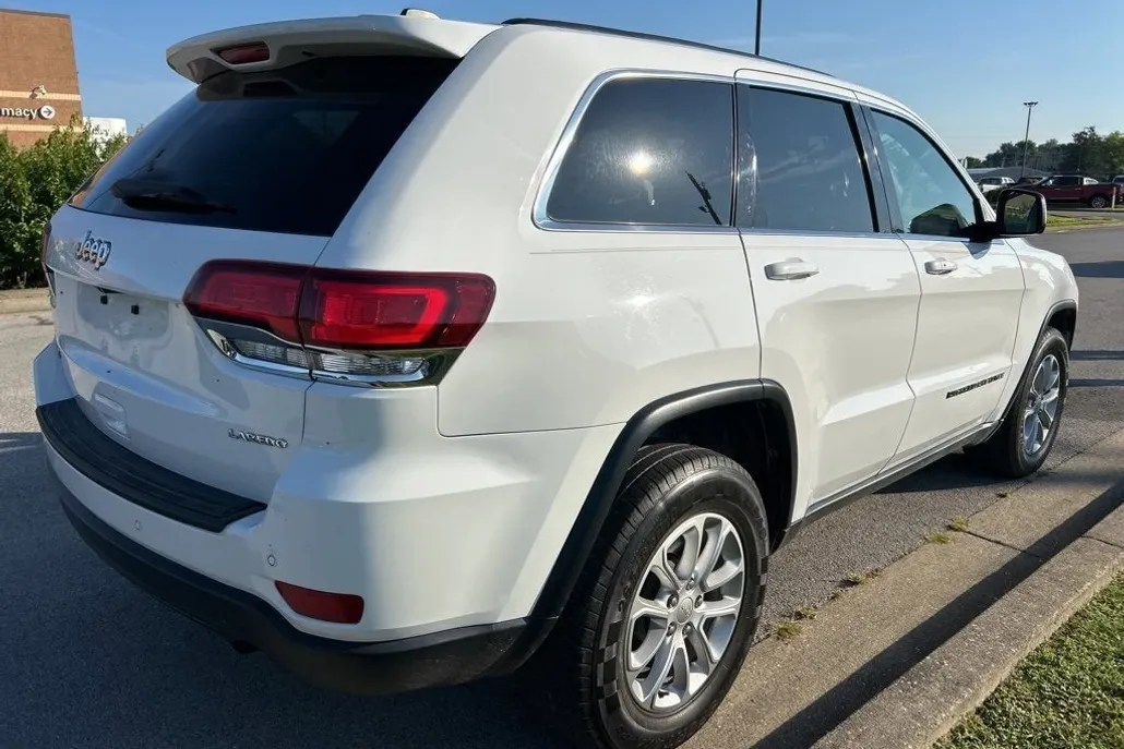 2022 Jeep Cherokee Laredo photo 1