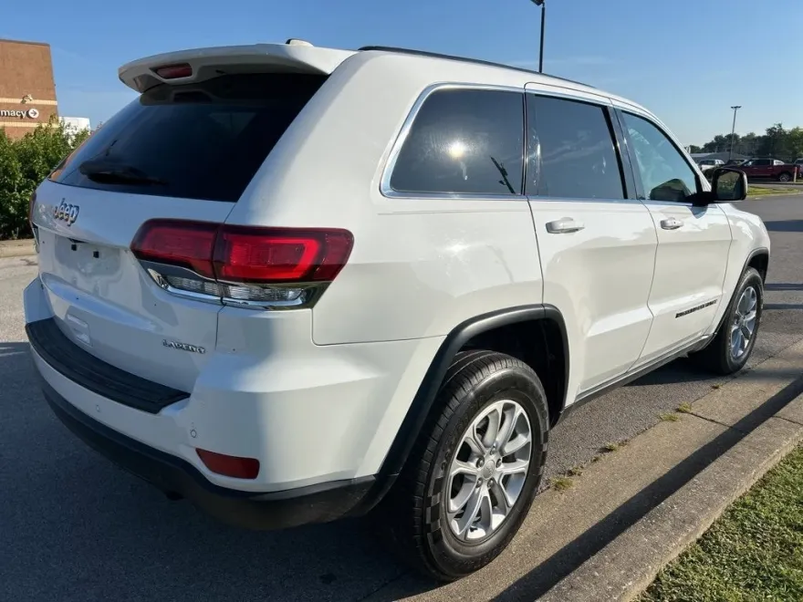 2022 Jeep Cherokee Laredo photo 1