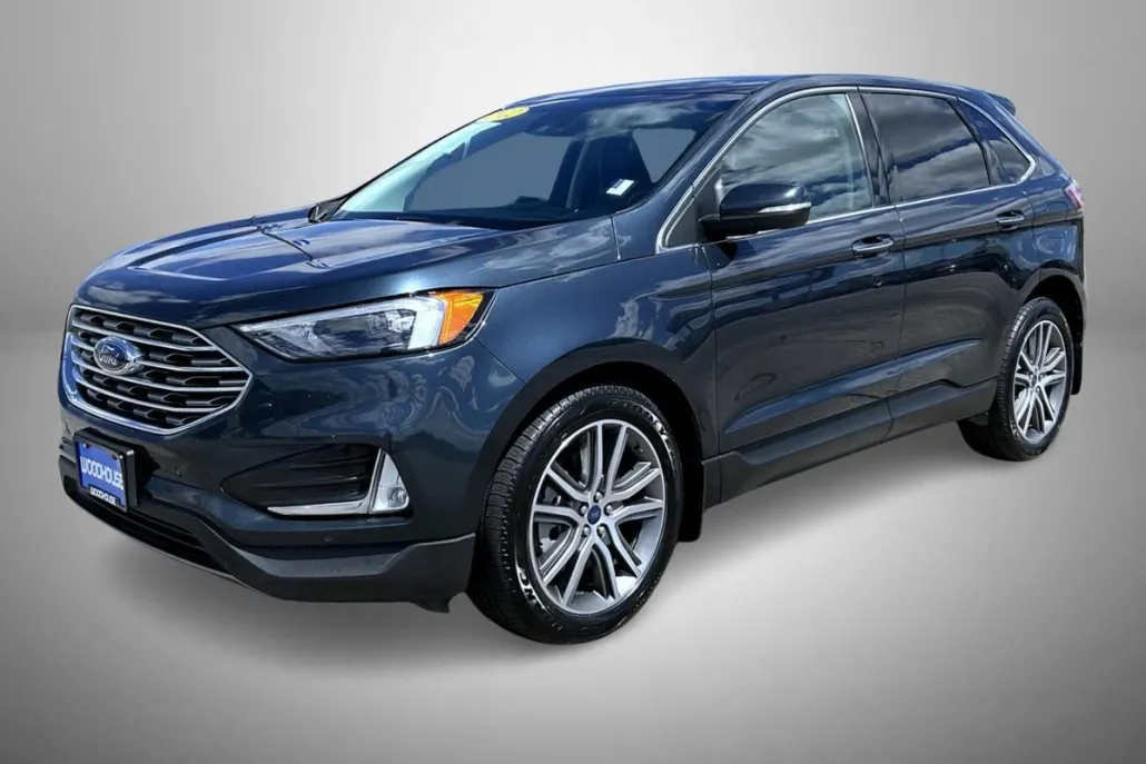 2022 Ford Edge Titanium photo 1