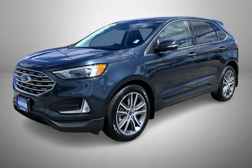 2022 Ford Edge Titanium photo 1