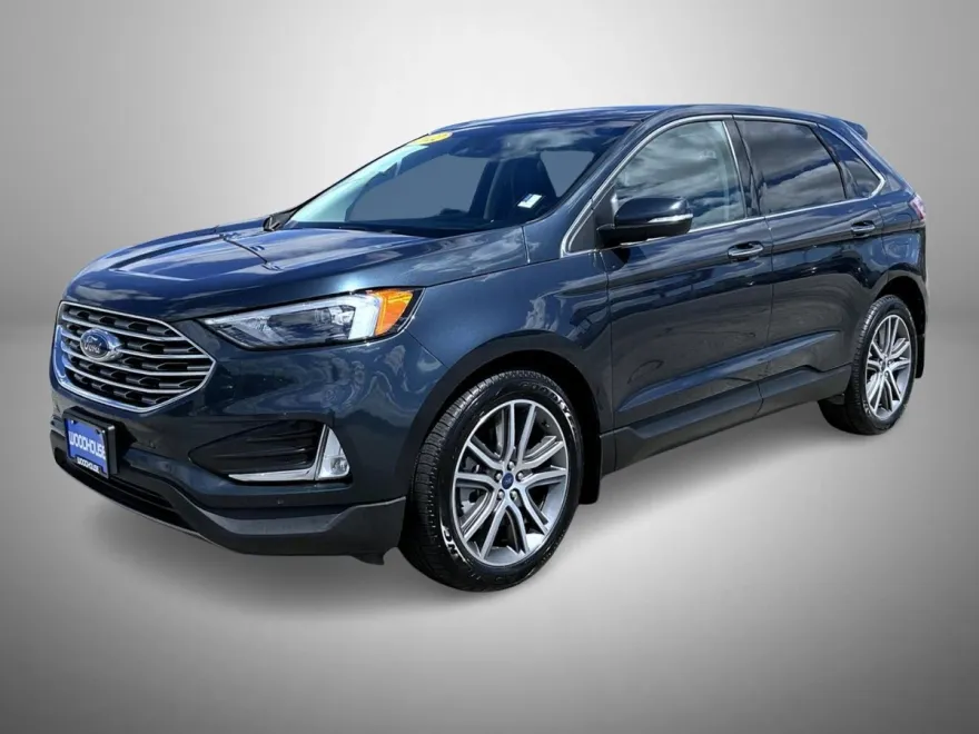 2022 Ford Edge Titanium photo 1