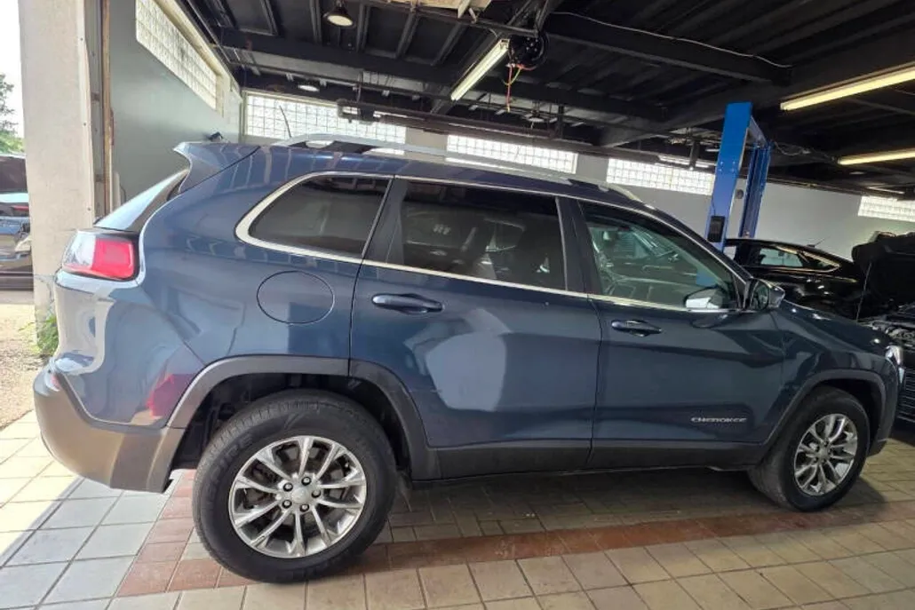 2019 Jeep Cherokee Latitude photo 1