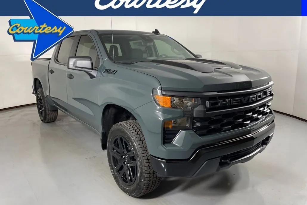 2026 Chevrolet Silverado 1500 Custom Trail Boss photo 1
