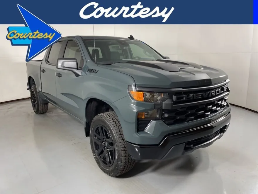 2026 Chevrolet Silverado 1500 Custom Trail Boss photo 1
