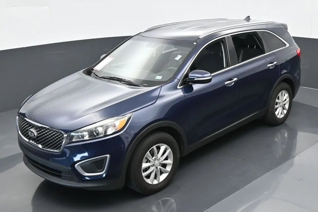 2018 Kia Sorento LX photo 1