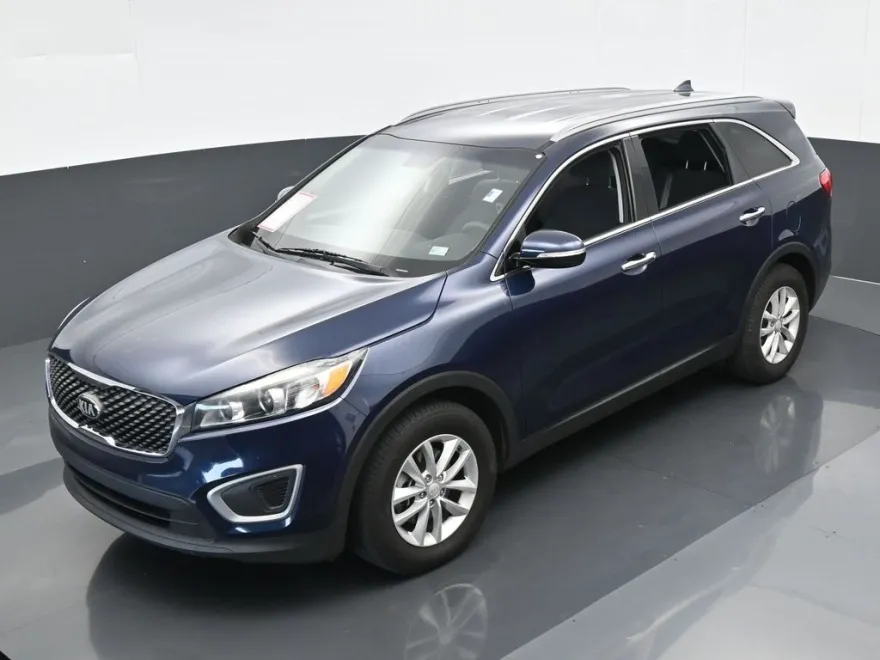 2018 Kia Sorento LX photo 1