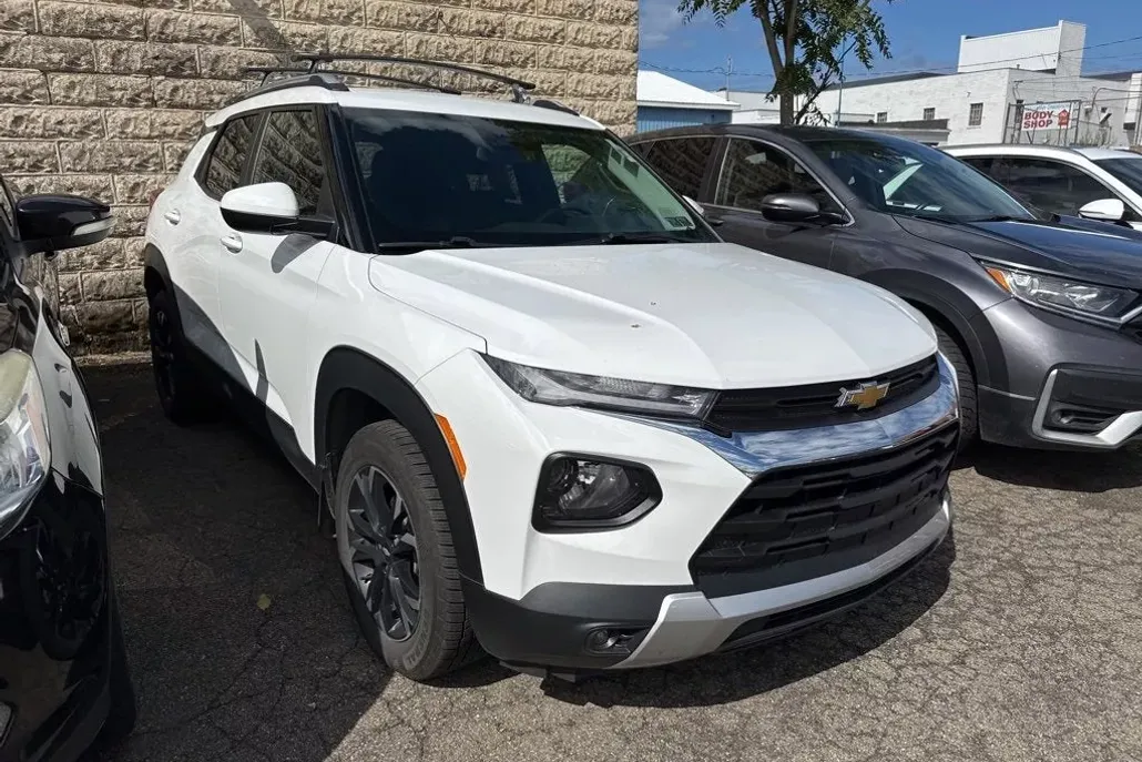 2022 Chevrolet Trailblazer LT photo 1