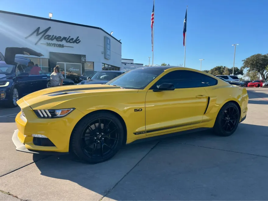 2017 Ford Mustang GT Premium photo 1