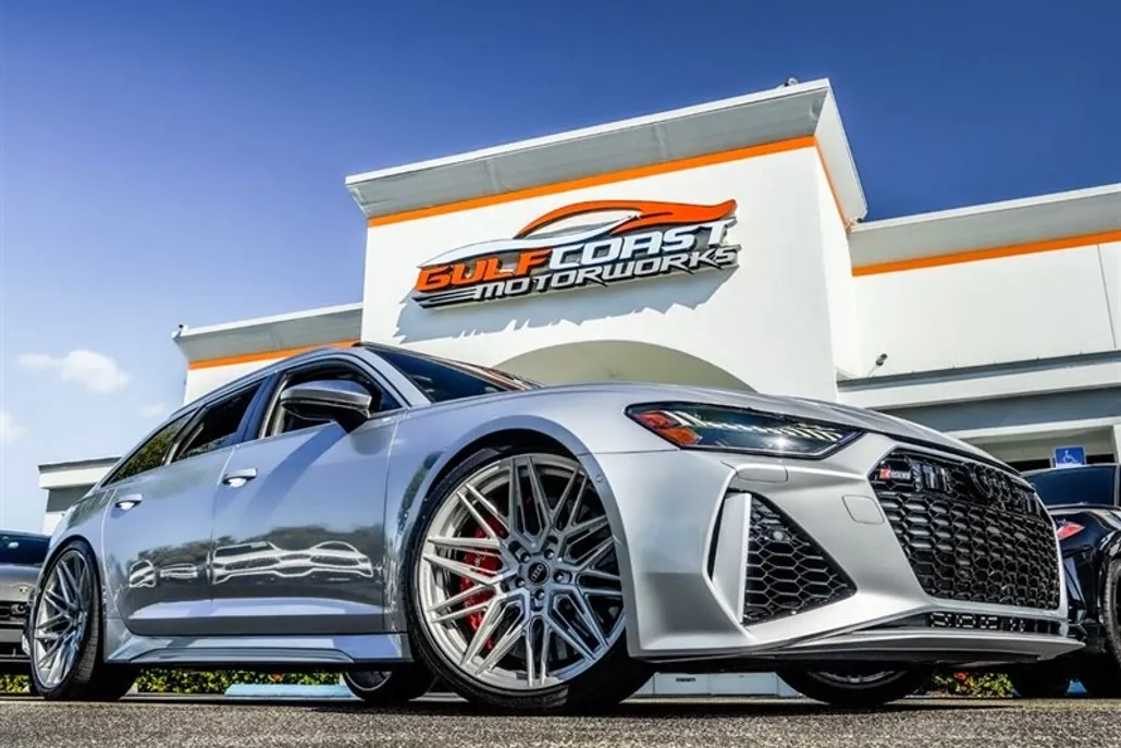 2023 Audi RS 6 Avant photo 1