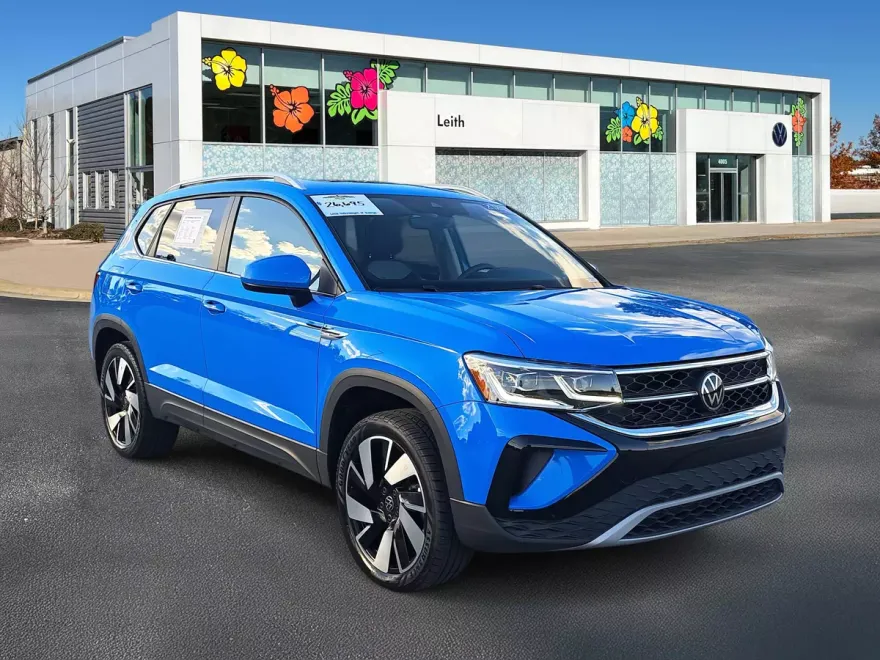 2024 Volkswagen Taos SEL photo 1