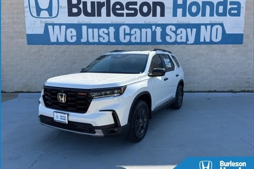 2025 Honda Pilot TrailSport photo 1