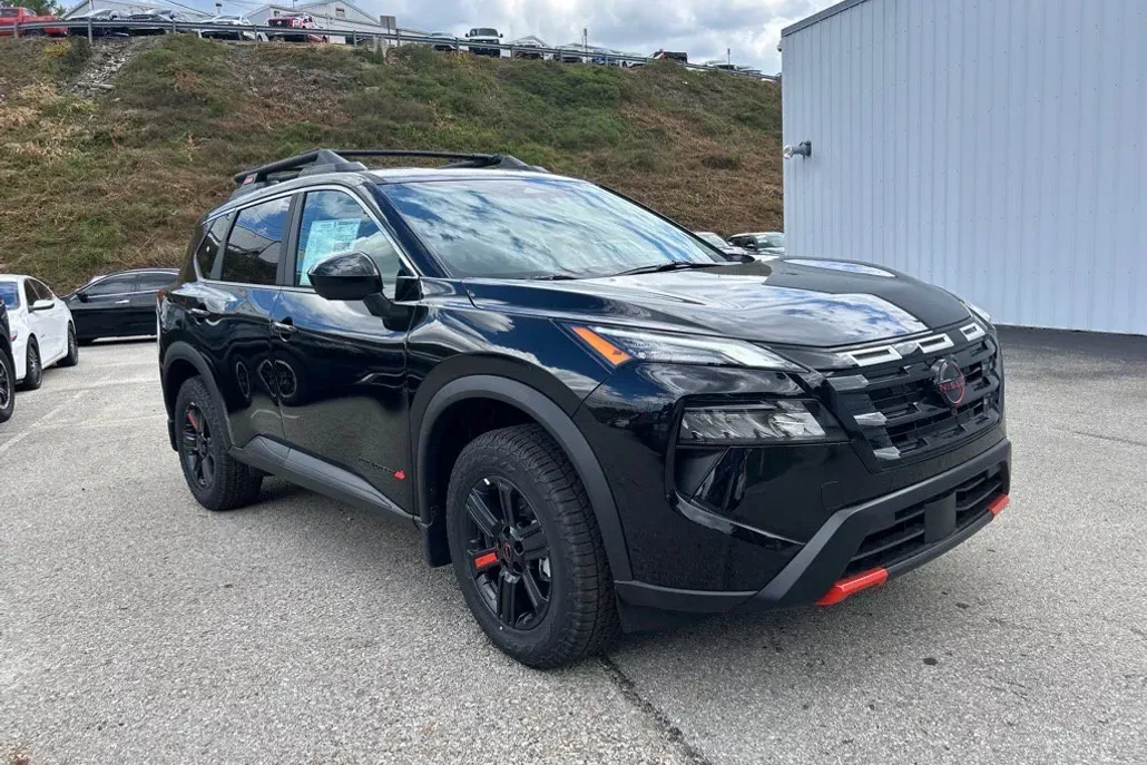 2026 Nissan Rogue SV photo 1