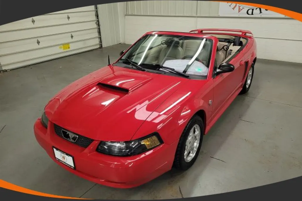 2004 Ford Mustang Deluxe Convertible photo 1
