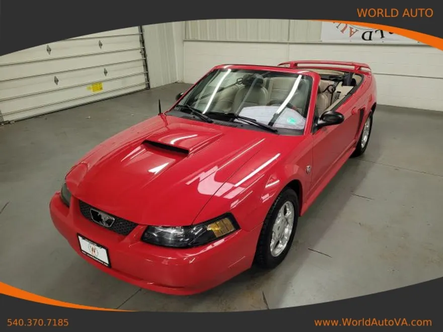 2004 Ford Mustang Deluxe Convertible photo 1