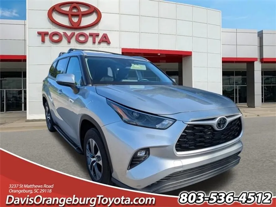 2022 Toyota Highlander XLE photo 1