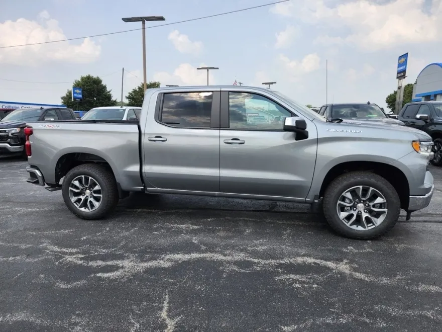 2025 Chevrolet Silverado 1500 LT photo 1