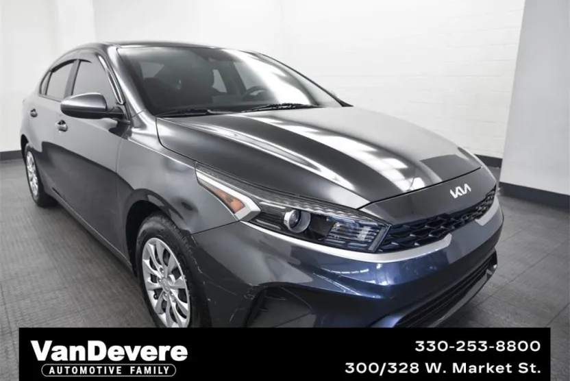 2023 Kia Forte LX photo 1