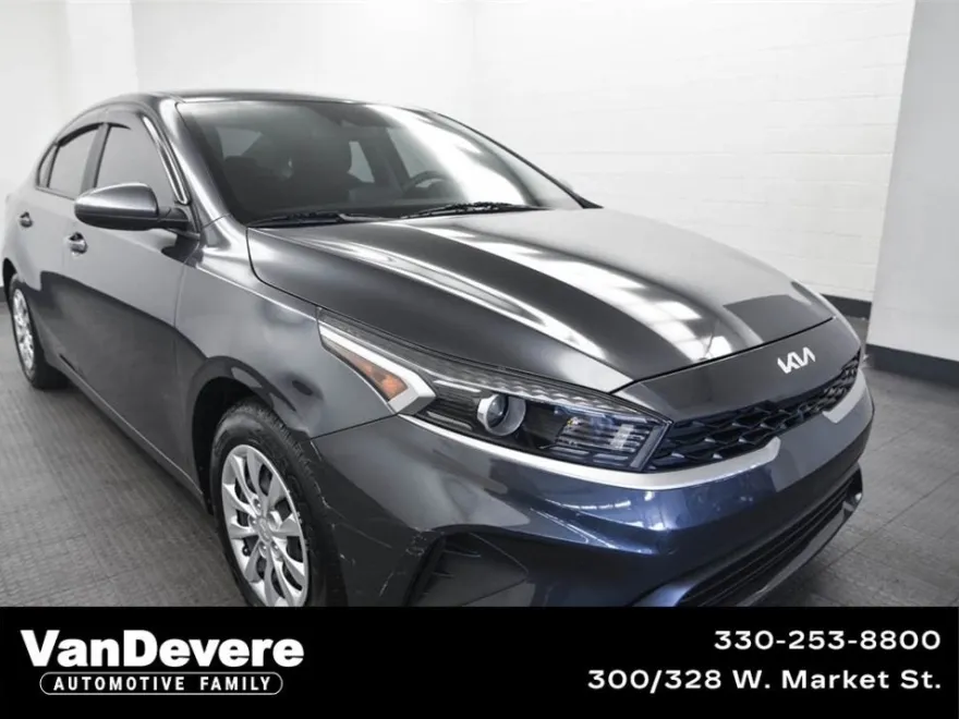 2023 Kia Forte LX photo 1