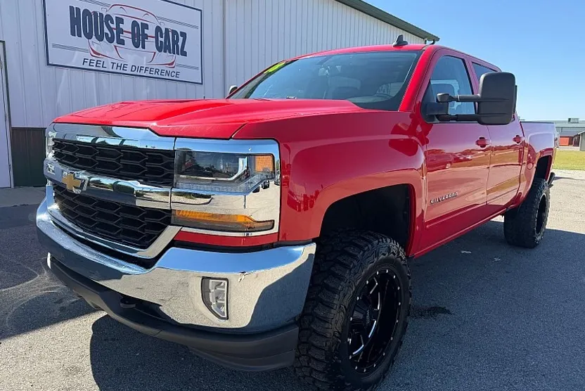 2018 Chevrolet Silverado 1500 LT photo 1