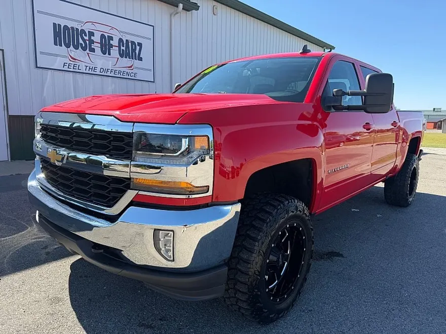 2018 Chevrolet Silverado 1500 LT photo 1
