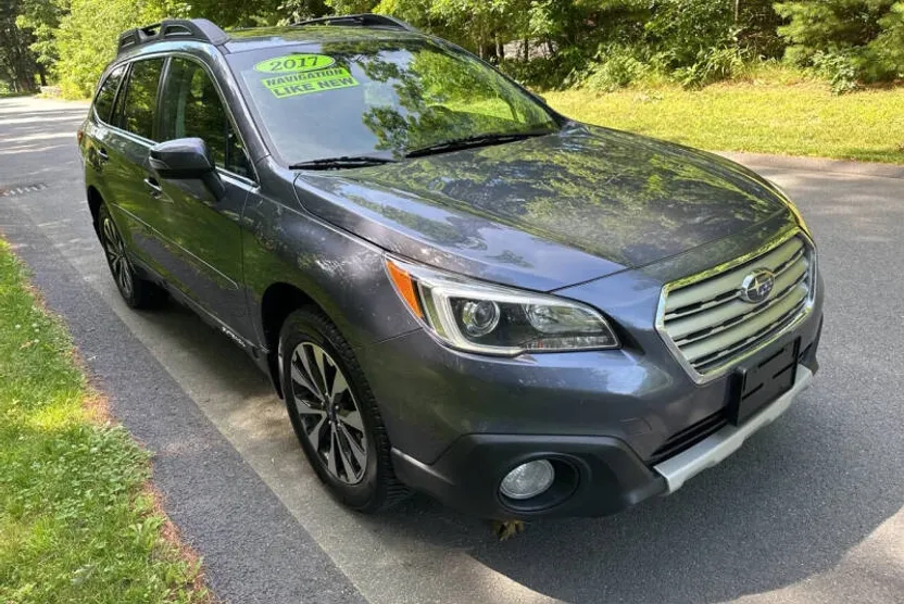 2017 Subaru Outback 2.5i Limited photo 1