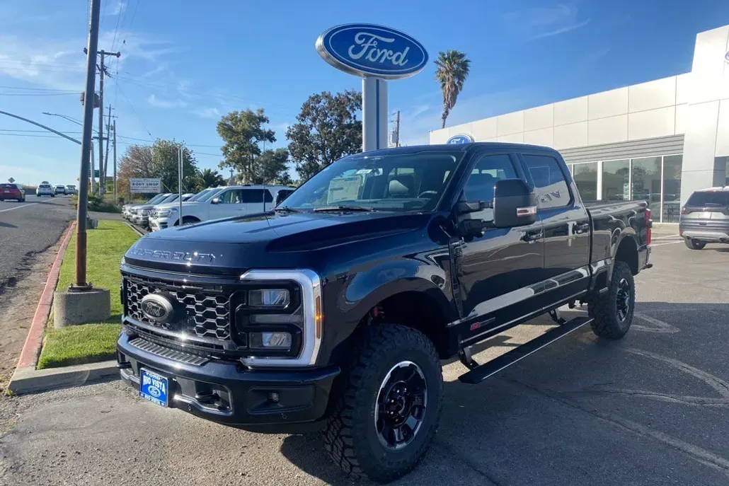 2025 Ford F-250 photo 1