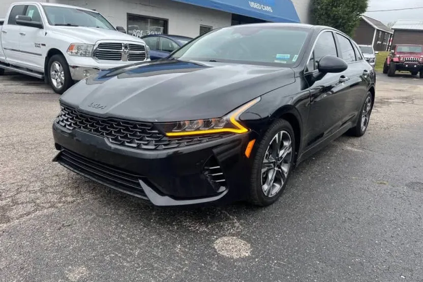 2022 Kia K5 LXS photo 1