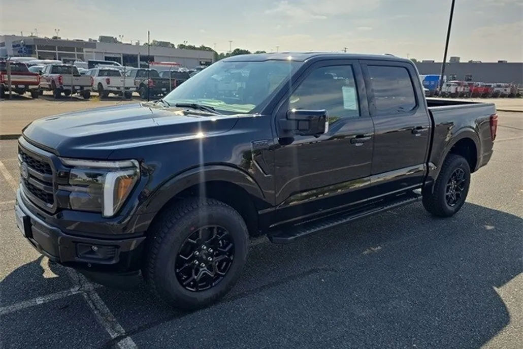 2025 Ford F-150 Lariat photo 1