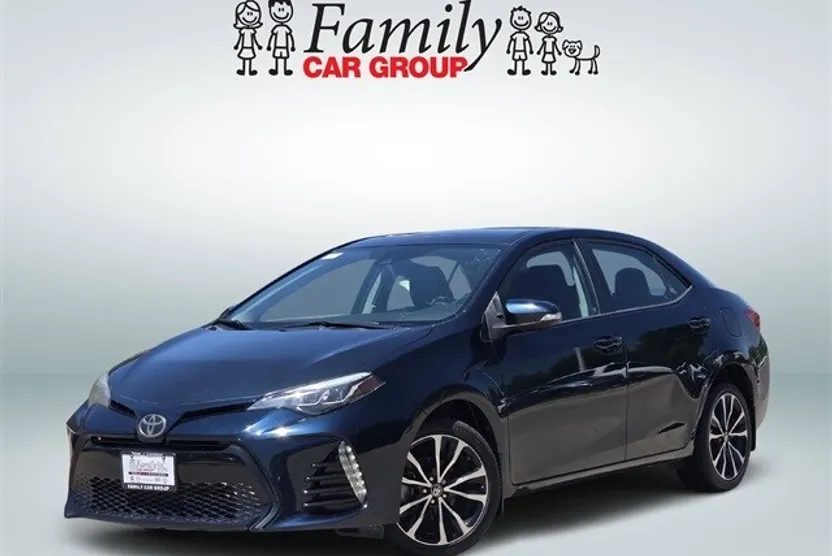2017 Toyota Corolla SE photo 1