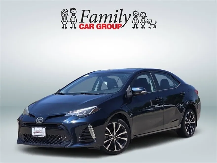 2017 Toyota Corolla SE photo 1