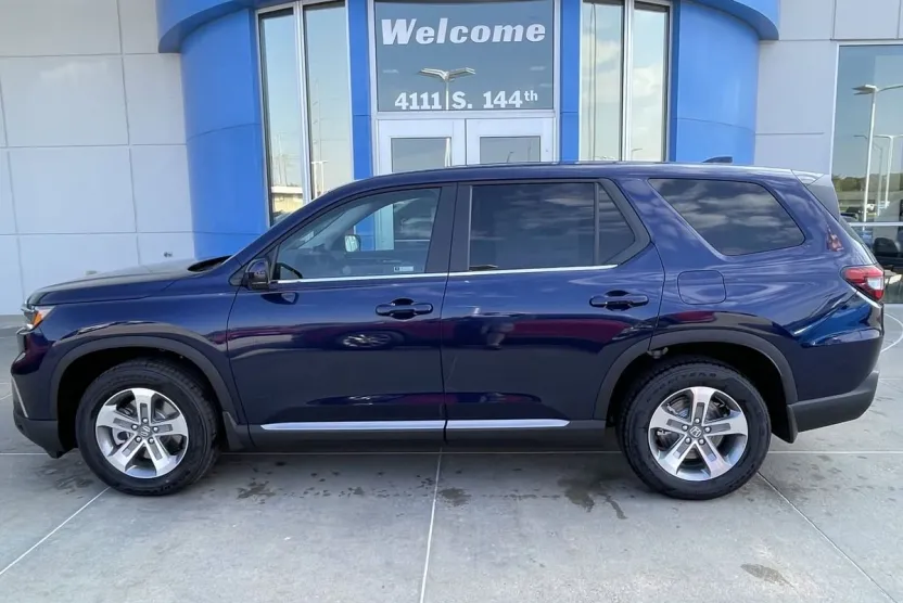 2025 Honda Pilot EX-L photo 1