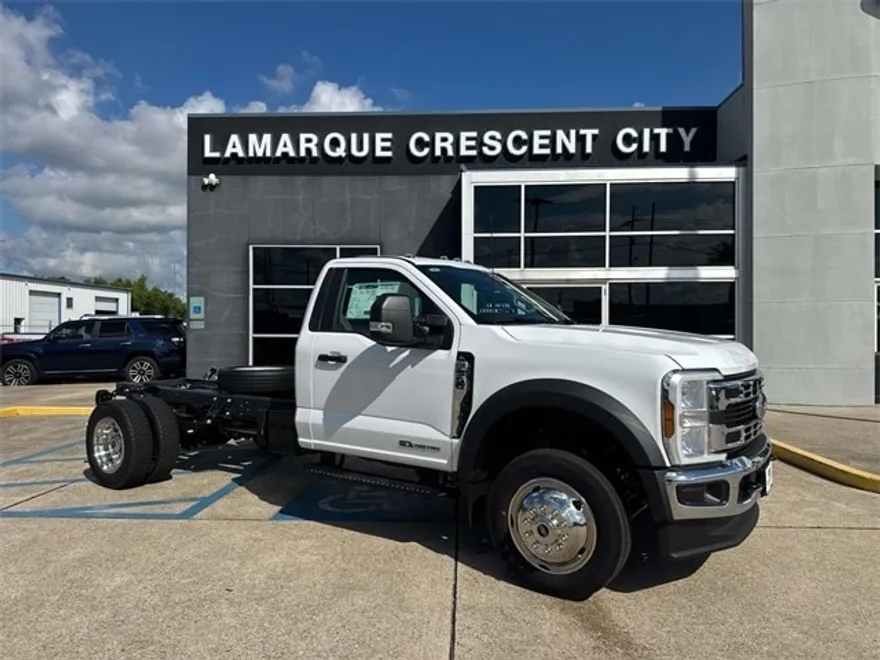 2025 Ford F-550 photo 1