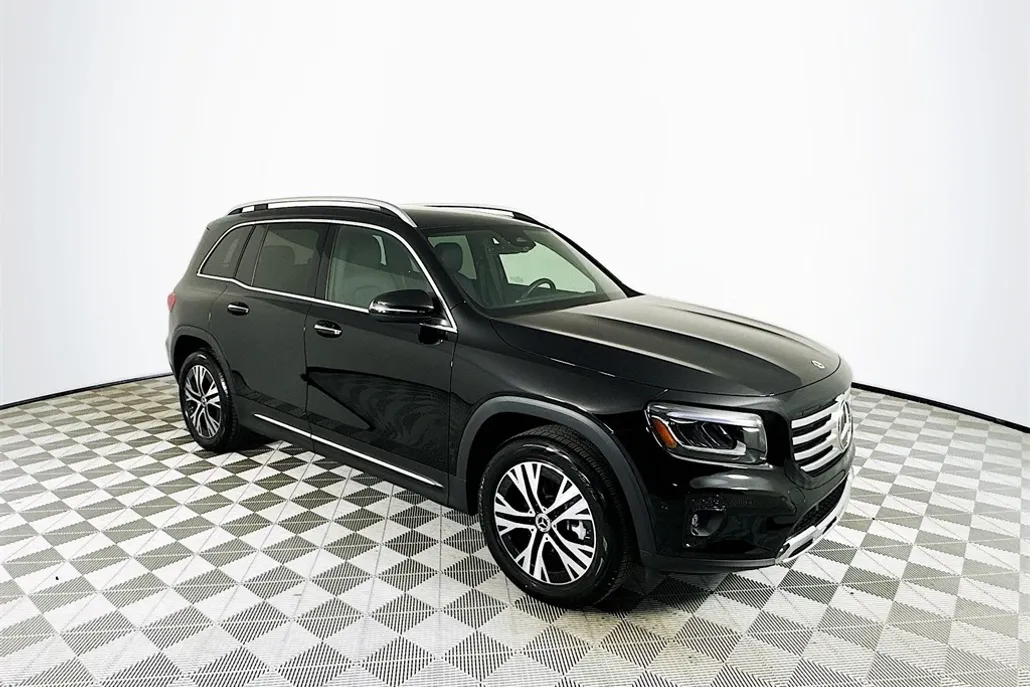 2025 Mercedes Benz GLB 250 photo 1